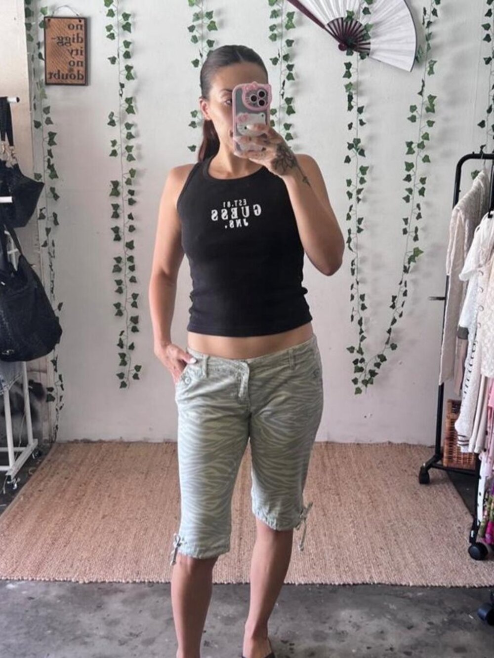 Refuge y2k low-rise khaki and sage green zebra print capri pants size S